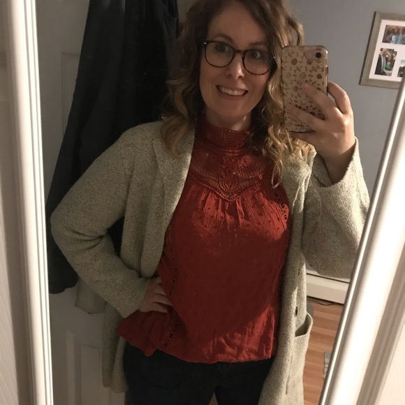 Meet your Posher, Emily - Picture 2 of 3